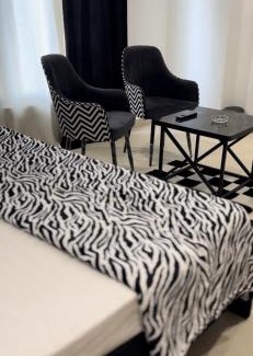 Lahore Apartamento | Minimalist studio Dha phase 5 Penta square