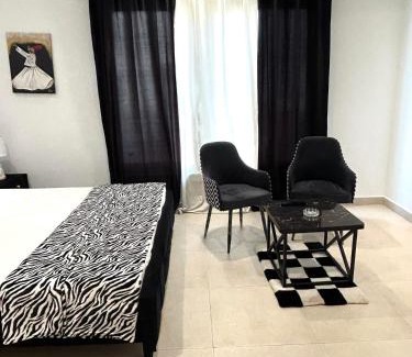 Lahore Apartamento | Minimalist studio Dha phase 5 Penta square