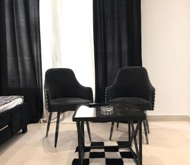 Lahore Apartamento | Minimalist studio Dha phase 5 Penta square