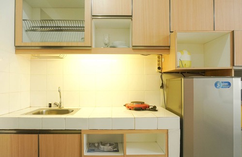 Depok Condominio | Minimalist Studio Park View Condominium Apartment near Mall