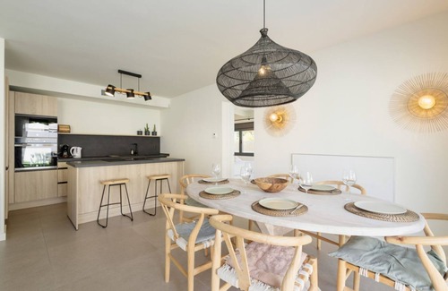 Urbanizacion Costabella Villa | Villa, con piscina y barbacoa, a dos minutos a pie de la playa de Costabella