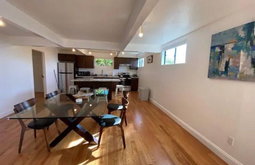 Chabot Park Apartamento | Minimalist Zen Overlooking