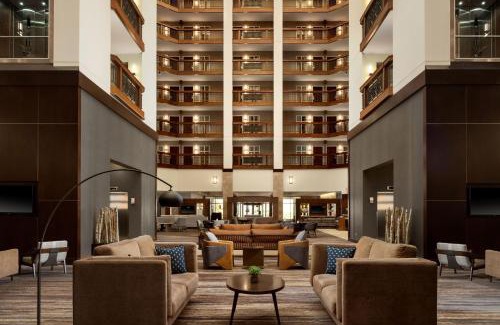 Brooklyn Park Hotel | Minneapolis Marriott Hotel & Conference Center