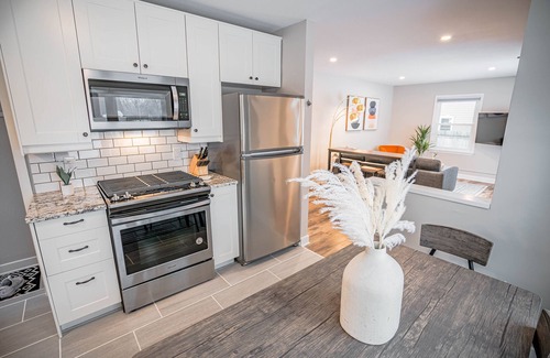 Richfield Casa | MINNeSTAY* Contempo Cottage