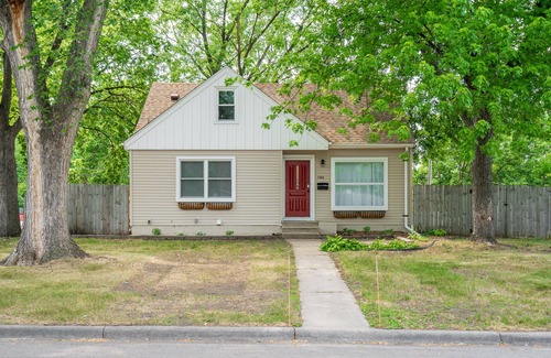 Richfield Casa | MINNeSTAY* Contempo Cottage