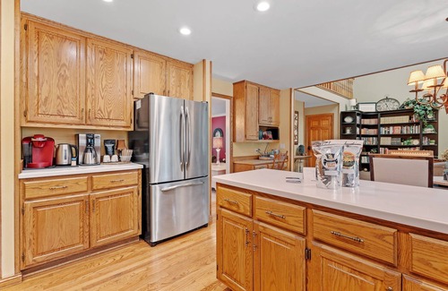 Blaine Casa | MINNeSTAY* North Oaks Estate | Blaine | Family