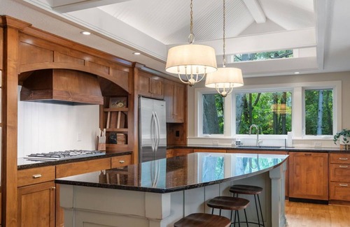Minnetonka Casa | MINNeSTAY* Woodland Hollow