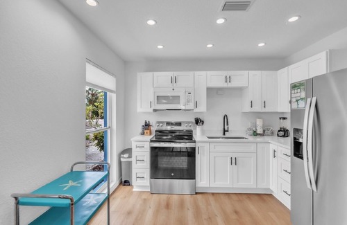 Anna Maria Condominio | Minnow 2 2 Bedroom Villa by RedAwning