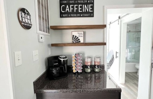 Colfax Casa | Mins from PTI Airport/Triad Park/market