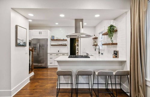 Eastwood Casa | Mins to Broadway & Downtown Nashville with Hot tub