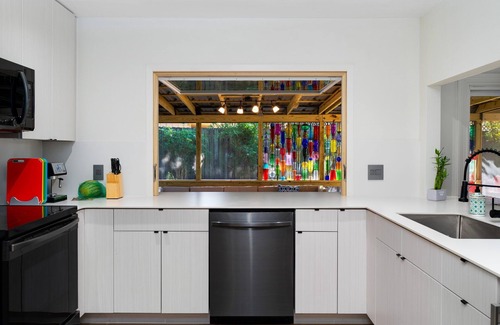 Wells Branch Casa | Mins to Domain -4BR Newly Reno Home - Pool+Jaccuzi - Pool +PingPong Table