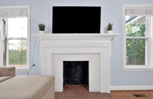 Terry Sanford Casa | Mins to Downtown & Ft Bragg Crafty in Haymount