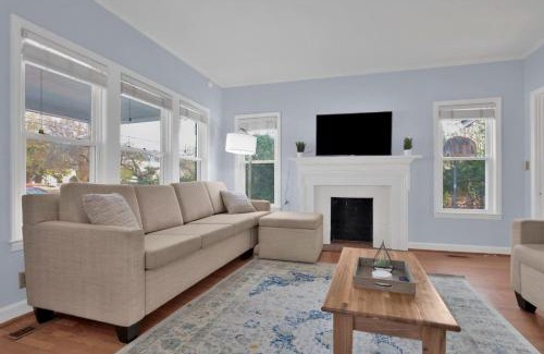 Terry Sanford Casa | Mins to Downtown & Ft Bragg Crafty in Haymount
