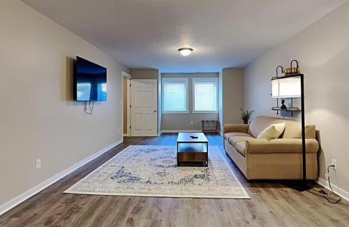 Indianapolis Casa | Mins to Downtown & Raceway Rookwood Retreat 1 & 2
