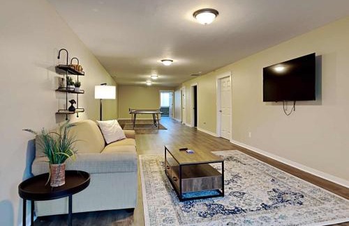 Indianapolis Casa | Mins to Downtown & Raceway Rookwood Retreat 1 & 2