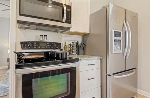 Dunean Casa | Mins to Hospital, Airport, Downtown