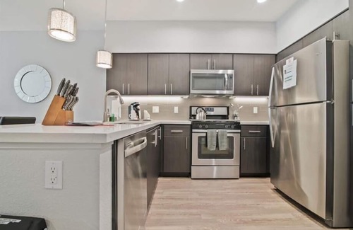 University City Apartamento | Mins to La Jolla Cove | Yoga w/ Outdoor Studio | University City