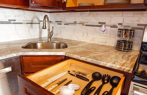 South Philadelphia Casa | Minutes away from Center City ! Modern Home Pet-Friendly!