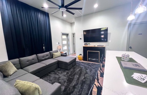 Canyon Lake Casa | Minutes from Canyon Lake. New construction.