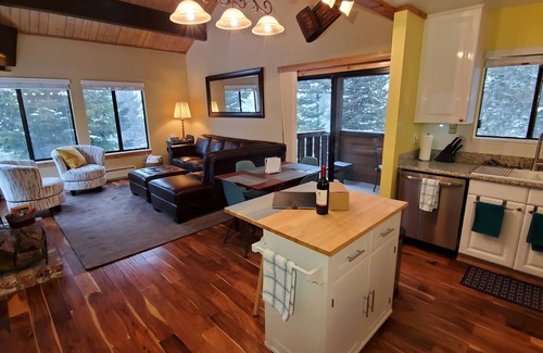 Truckee Condominio | Minutes from Downtown Truckee! Biking, hiking, shopping, restaurants...