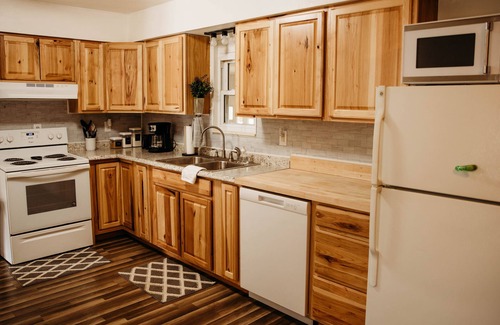 Steelville Casa | Minutes from Mt trails & River - 3 Bedroom House - Sleeps 7