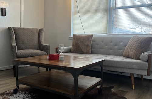 Des Plaines Apartamento | Minutes from O’Hare!