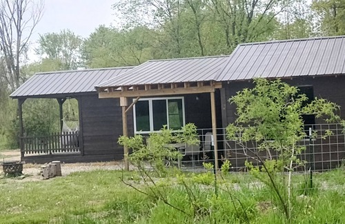 Westford Cabina | Minutes from Pymatuning, Cabin by the Pond