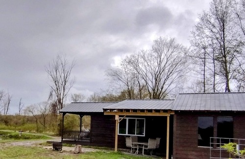 Westford Cabina | Minutes from Pymatuning, Cabin by the Pond