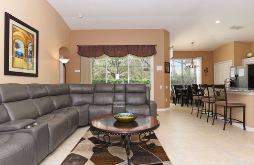 Windsor Palms Casa | Minutos a Disney * 5 estrellas * Cerrado por hombres * Sin vecinos traseros * Windsor Palms