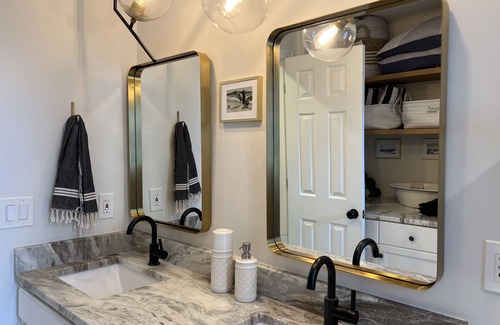 Sun Bay South Casa | Minutes to Downtown - Pool - Dog Friendly