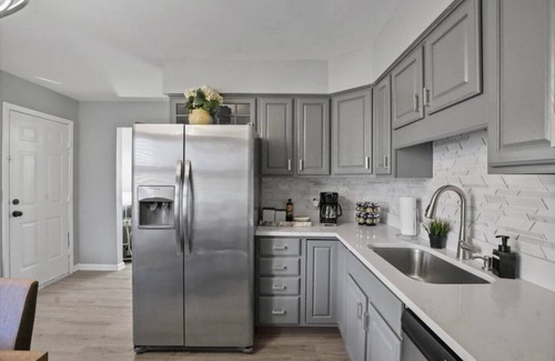 St. Charles Casa | Minutes to Downtown Saint Charles, Cozy/Chic Home