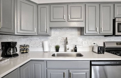 St. Charles Casa | Minutes to Downtown Saint Charles, Cozy/Chic Home