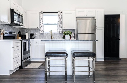 Eastside Apartamento | Minutes to EVERYTHING! No Cleaning Fee!