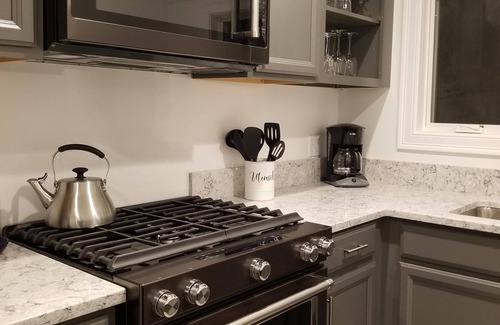 Truro Casa | Cocina nueva, limpia, aire acondicionado, cerca de las playas: ¡ENVÍE POR CORREO ELECTRÓNICO CON PREGUNTAS!