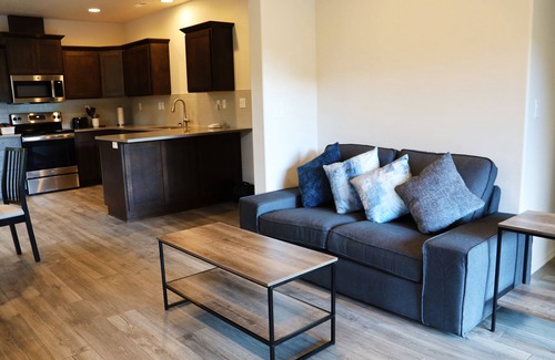 Butler Casa | Minutes to Spirit Mountain Casino, HWY 22 & HWY 18 Sleeps 6 - 3 rooms - 3 bath