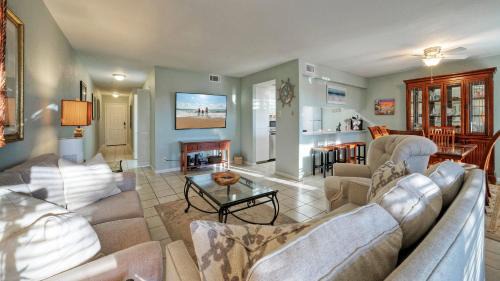 Corpus Christi Casa | Minutes to the Beach Pool Balcony w Nature Views Compass 17 by AvantStay