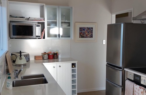 Torbay Casa | Only minutes walk to Torbay and Long Bay beaches