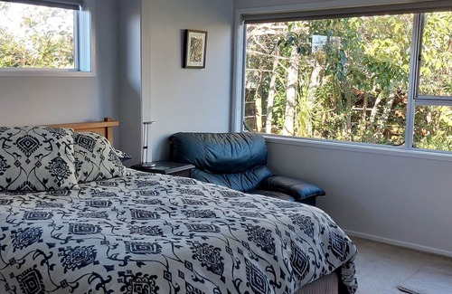 Torbay Casa | Only minutes walk to Torbay and Long Bay beaches