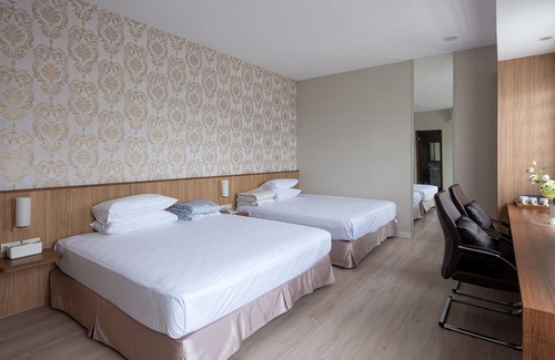 Lugu Cama Y Desayuno | Minzu Hotel