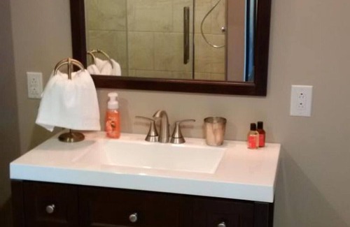 Salmon River Road Casa | Mira Bradan Frente al Retiro