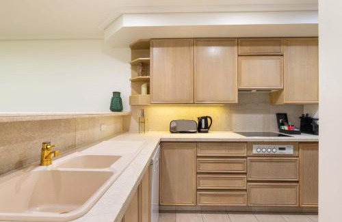 Port Douglas Villa | Mirage Resort Villa 424 with access to Sheraton Facilities