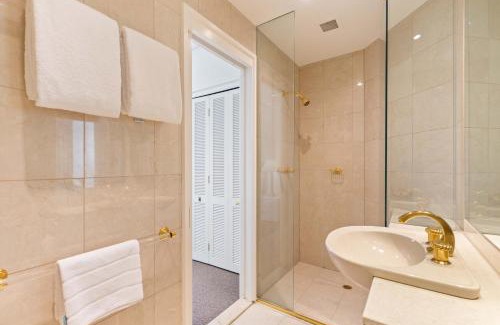 Port Douglas Villa | Mirage Resort Villa 434 with access to Sheraton Facilities