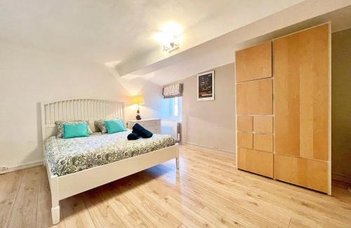 Miramas le Vieux Apartamento | Miraluna - Village médiéval, calme, insolite, 6 personnes
