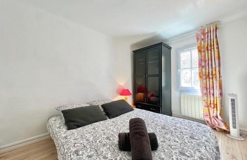 Miramas le Vieux Apartamento | Miraluna - Village médiéval, calme, insolite, 6 personnes