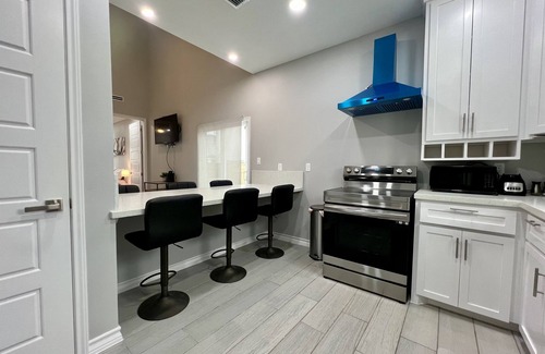 Brownsville Condominio | Miramar - #3 - Fresh & Stylish 3BD/3BA - WiFi