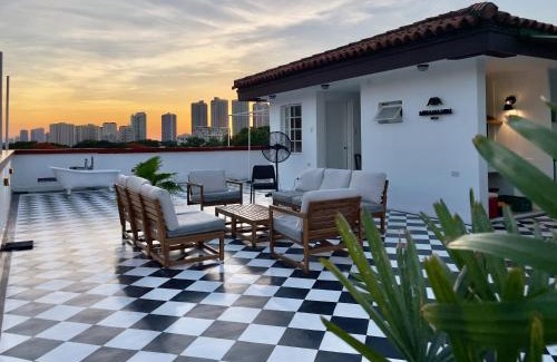 Bagong Lipunan Ng Crame Apartamento | MiraNamin Nest GUMAMELA Suite in Unique Historic Home with View, Pet Friendly with a Fee