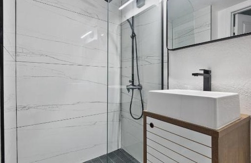 Victoria Park Hotel | MIRANDA PRIESTLY SUITE at THE KarINN BOUTIQUE HOTEL - Downtown Ft Lauderdale 7