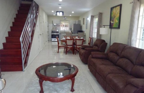 IronShore Estates Casa | MIRANDO PLACE 4X 2 BED 2 BATH TOWNHOUSE #1-4 GYM+POOL+HOT TUB Sleep 30 PEOPLE