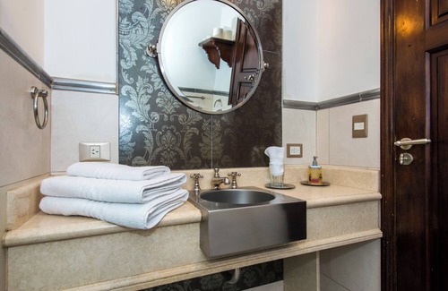 Palermo Hotel | Miravida Soho Hotel & Wine Bar