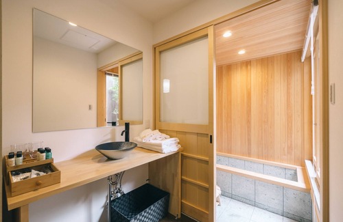 Minami Casa | Miro Kujo Kawaramachi Tei